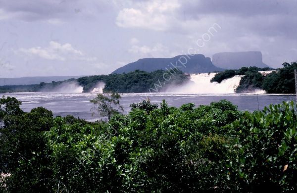 Canaima Water Falls & El Auyan Tepuy, Canaima